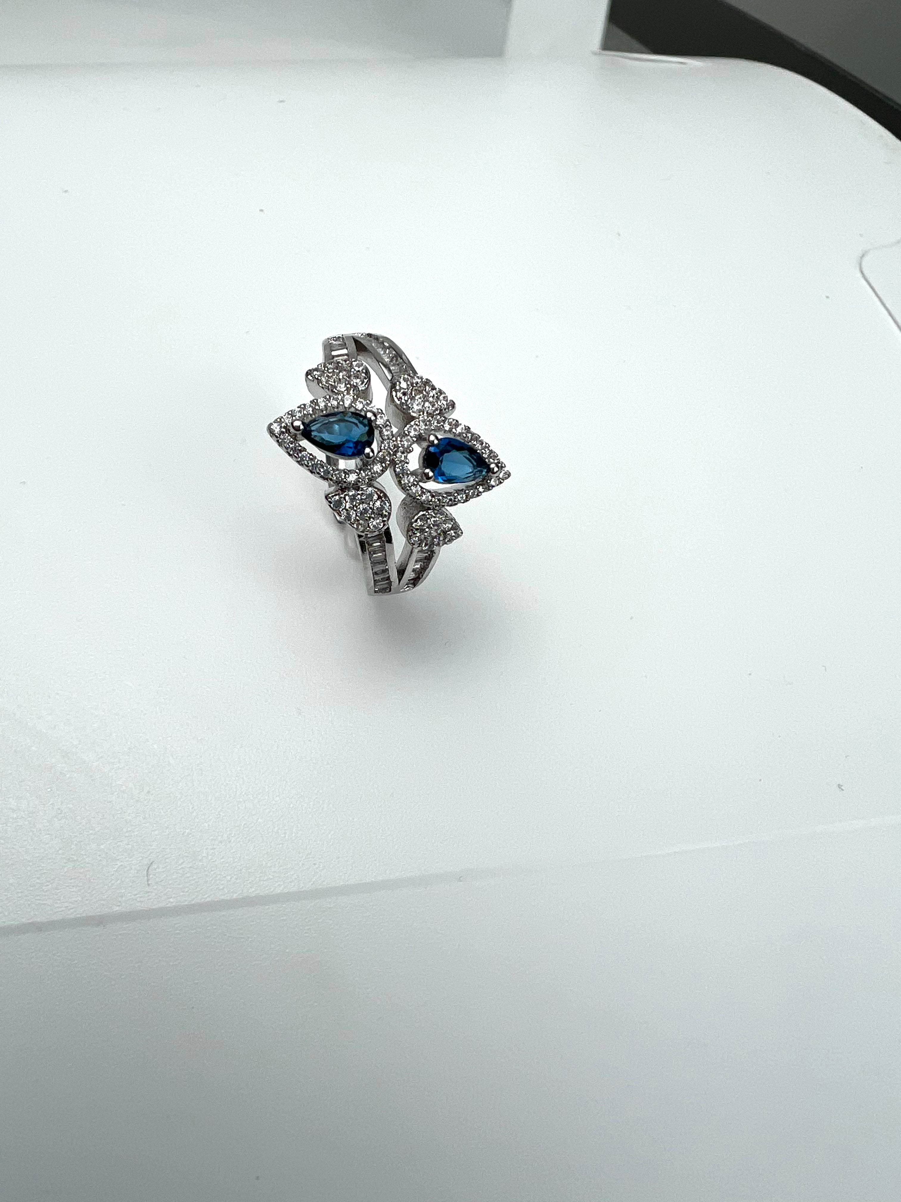 Luxury Bee Charm Zircon Crystal Bracelet Ring for Women-Party Wedding Edition